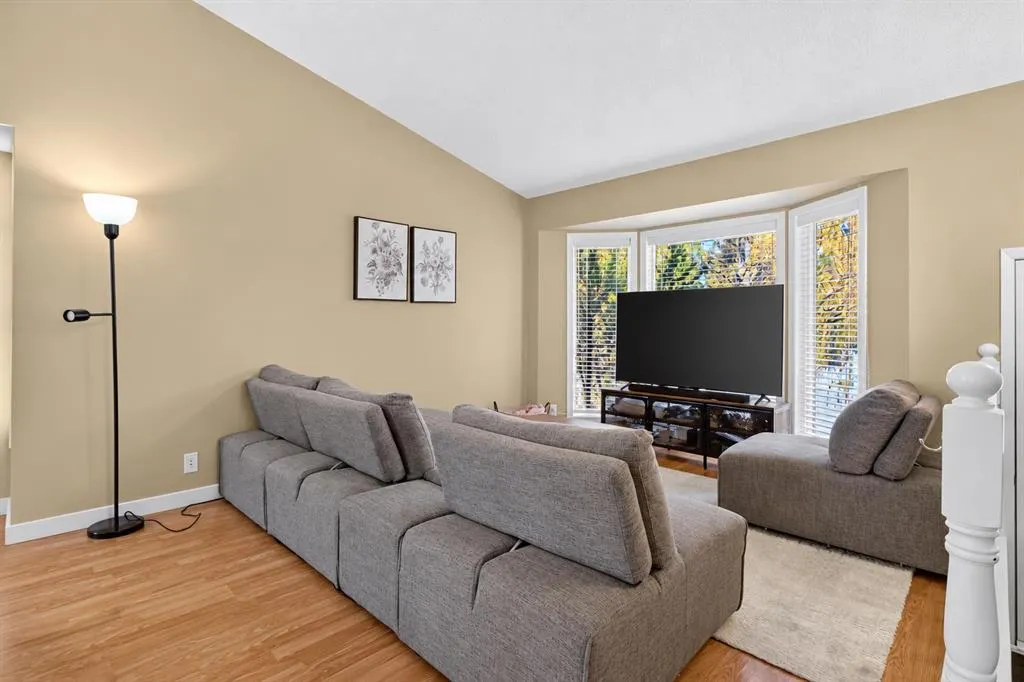 52 Cedargrove Way SW