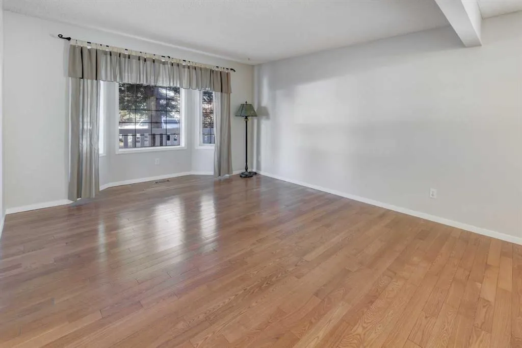 28 Woodside Circle NW