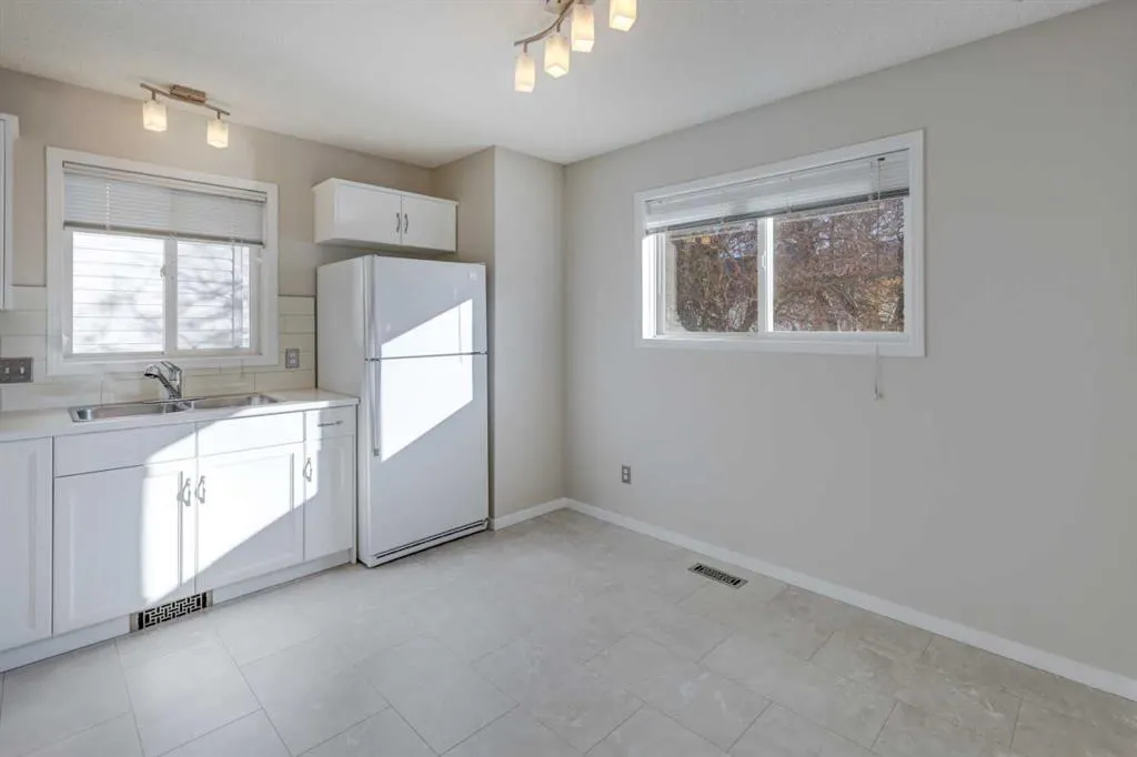 28 Woodside Circle NW