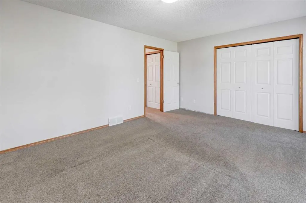28 Woodside Circle NW