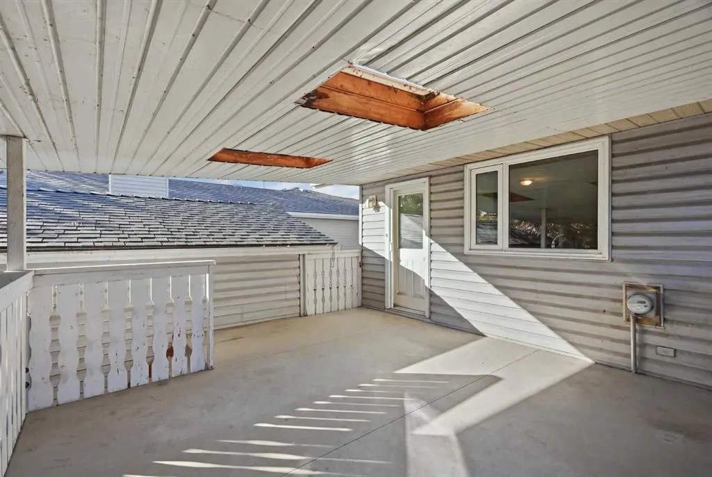 556 Lysander Drive SE