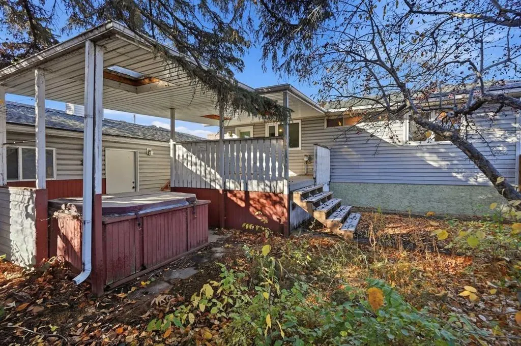 556 Lysander Drive SE