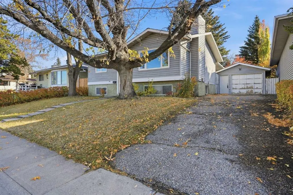 556 Lysander Drive SE