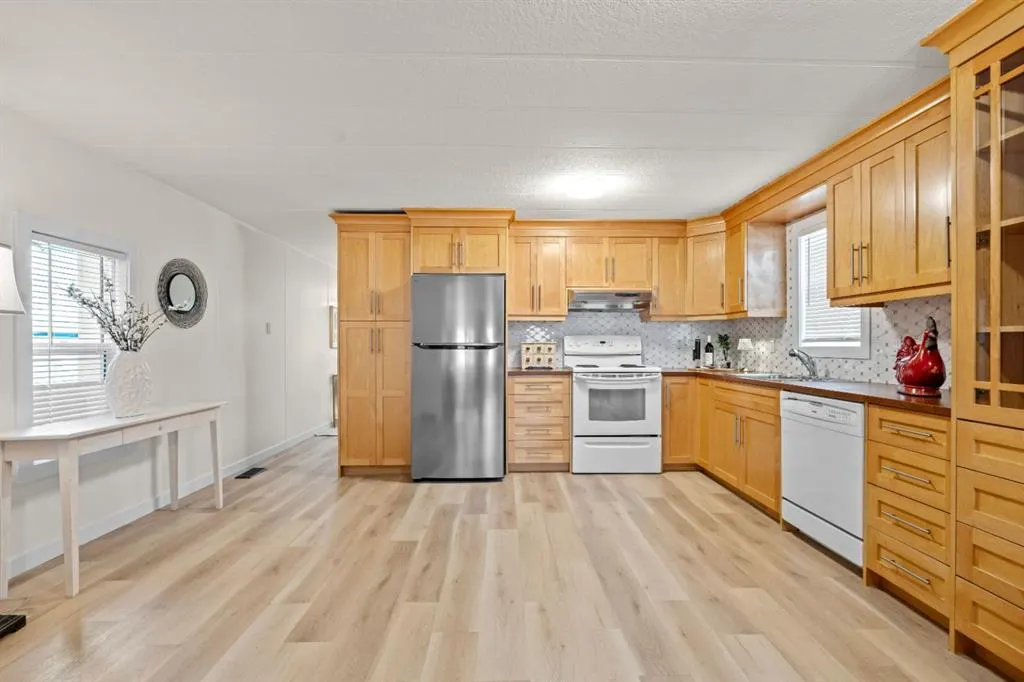6724 17 Avenue SE #40