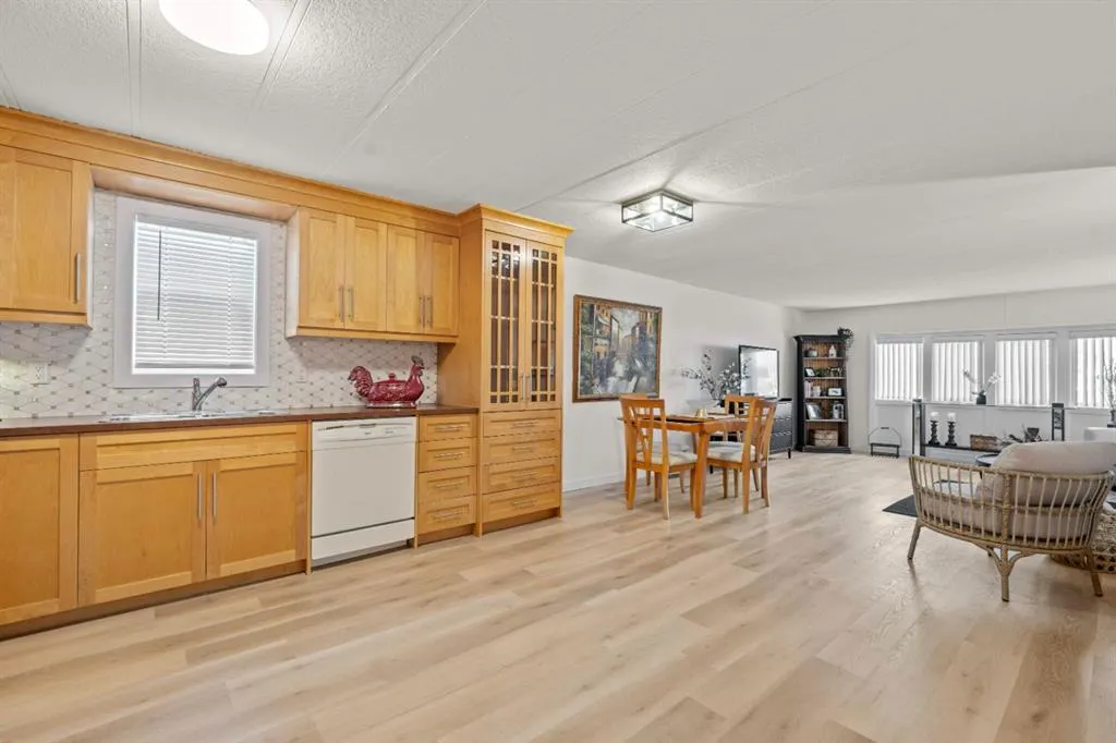 6724 17 Avenue SE #40