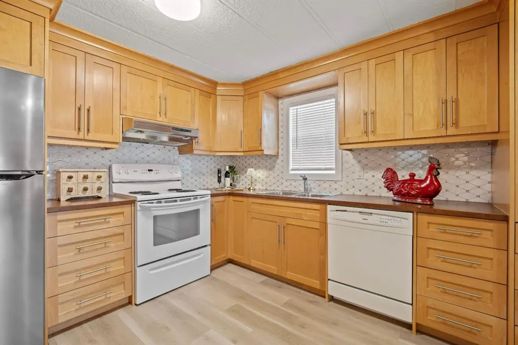 6724 17 Avenue SE #40