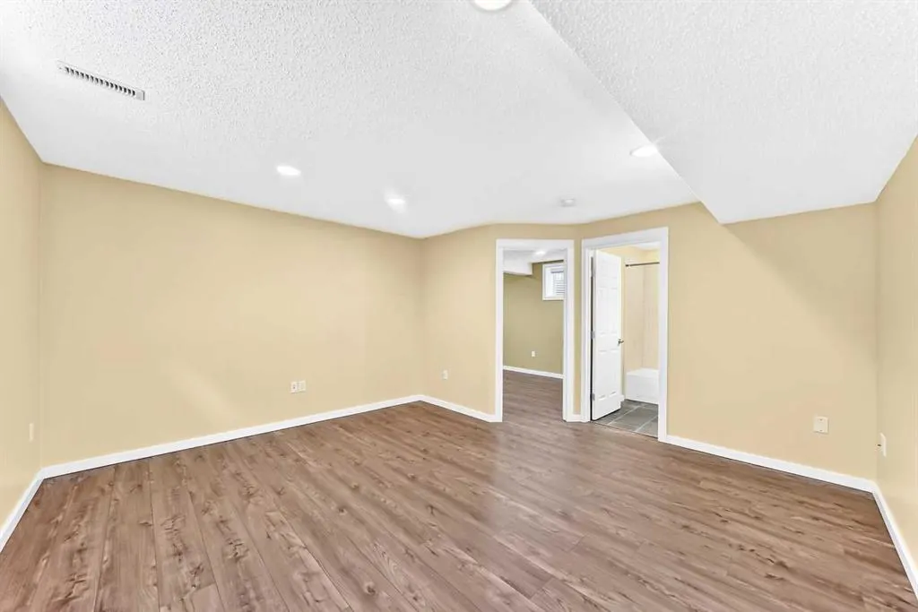 210 Brightonstone Green SE