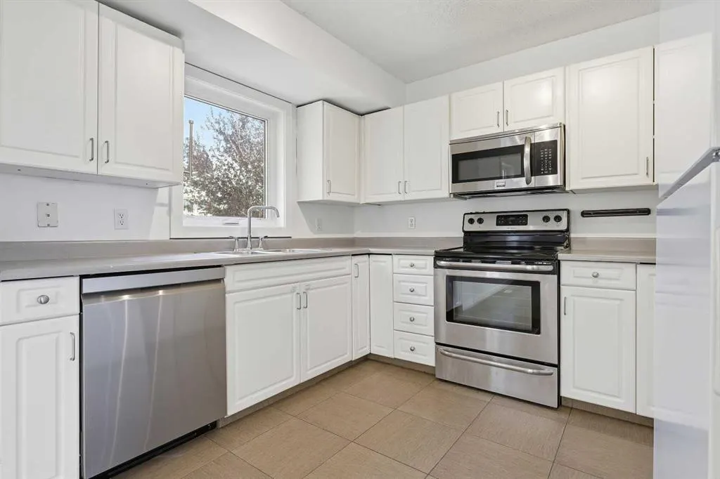 225 Killarney Glen Court SW