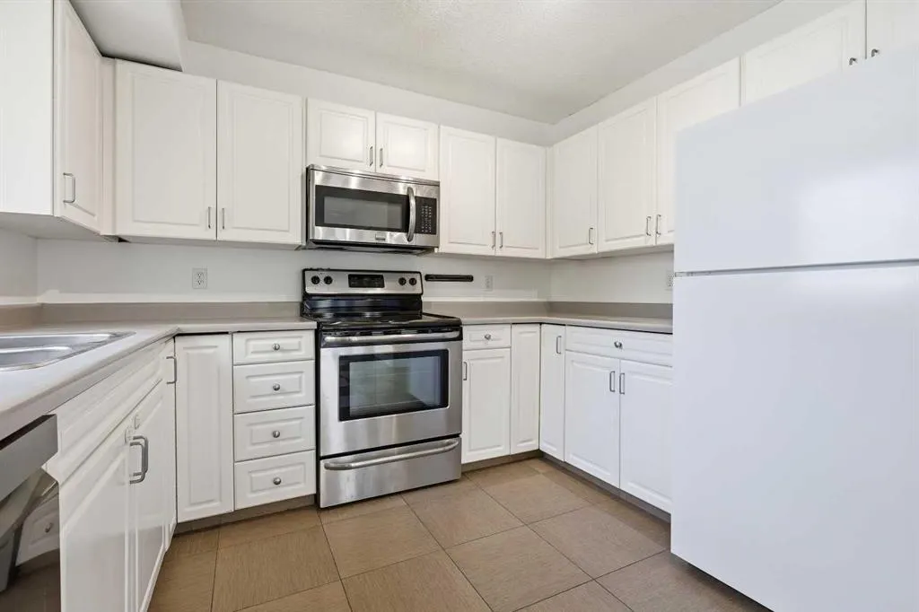 225 Killarney Glen Court SW