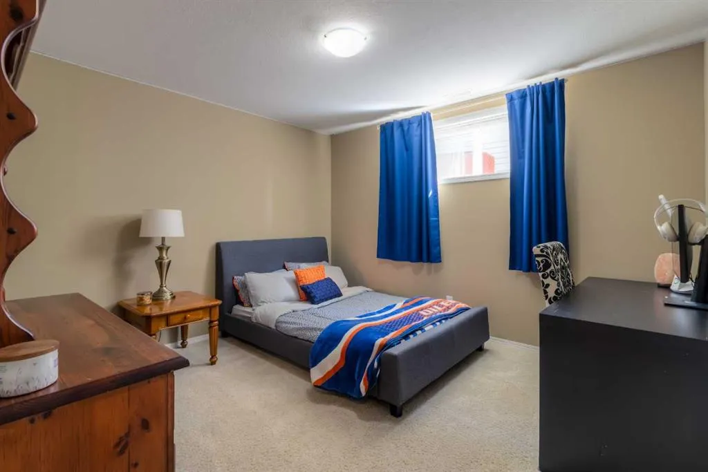 159 Grand River Boulevard W