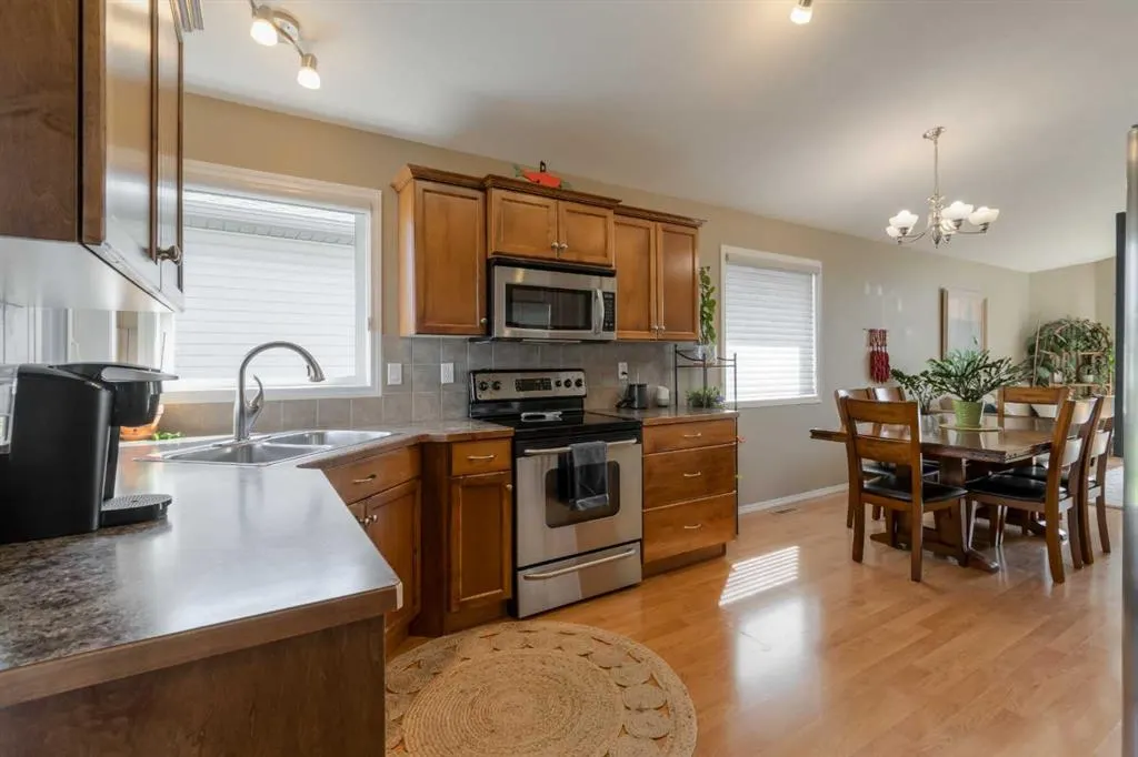 159 Grand River Boulevard W