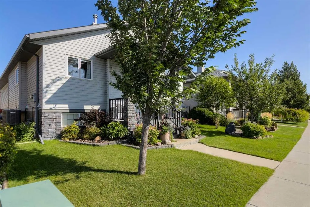 159 Grand River Boulevard W