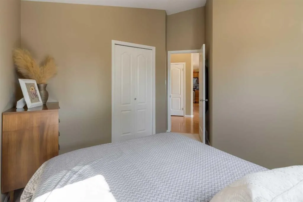 159 Grand River Boulevard W