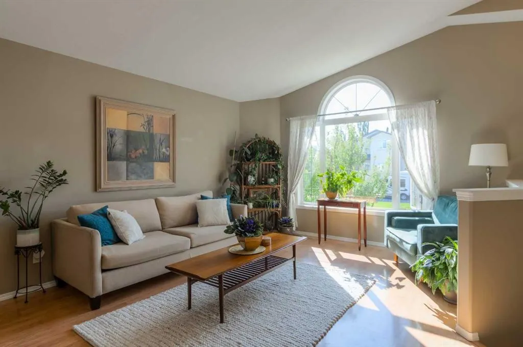 159 Grand River Boulevard W