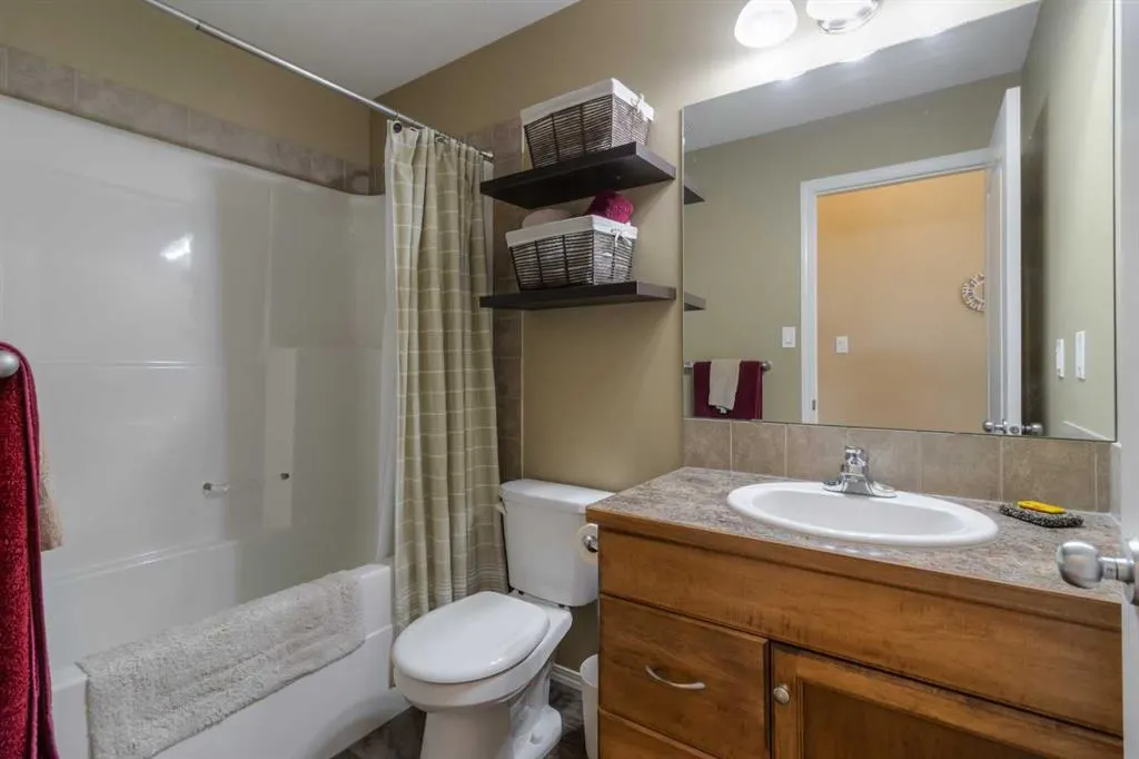 159 Grand River Boulevard W