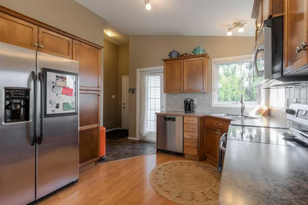 159 Grand River Boulevard W
