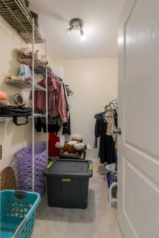 159 Grand River Boulevard W