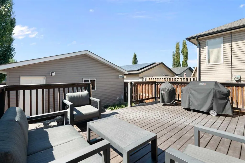 310 Coventry Road NE