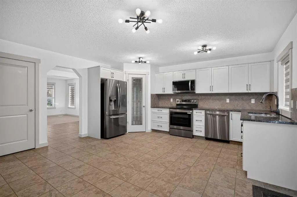 130 Panamount Road NW