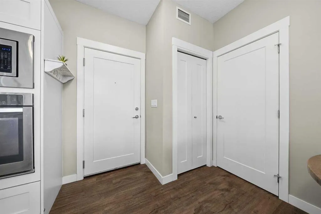 10 Walgrove Walk SE #412
