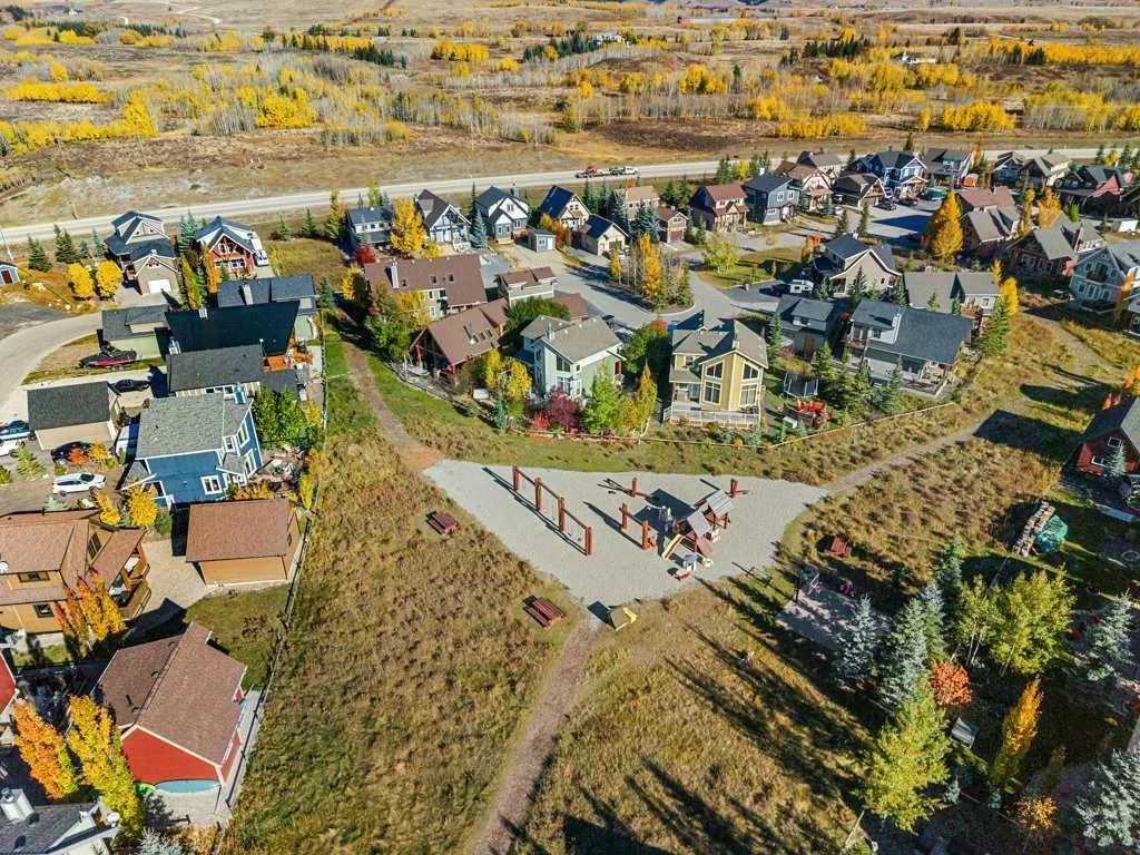 232 Cottageclub Crescent