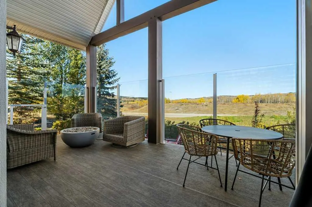 232 Cottageclub Crescent