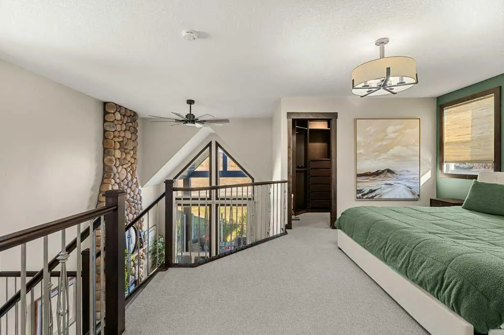 232 Cottageclub Crescent