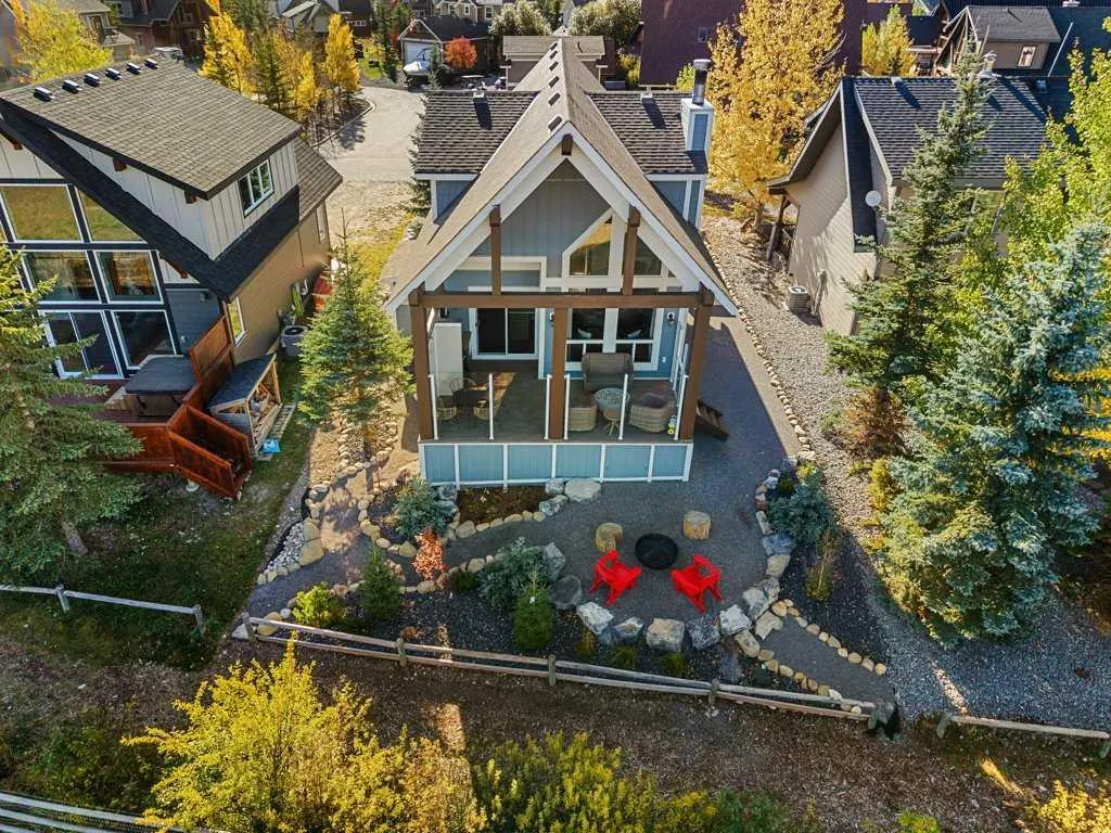 232 Cottageclub Crescent