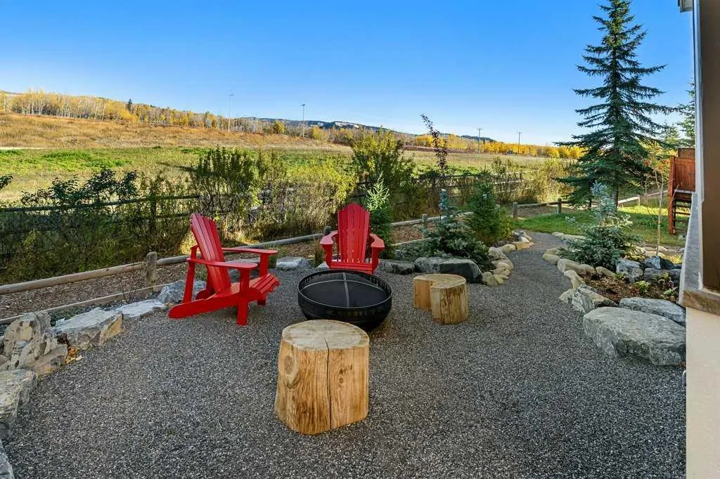 232 Cottageclub Crescent