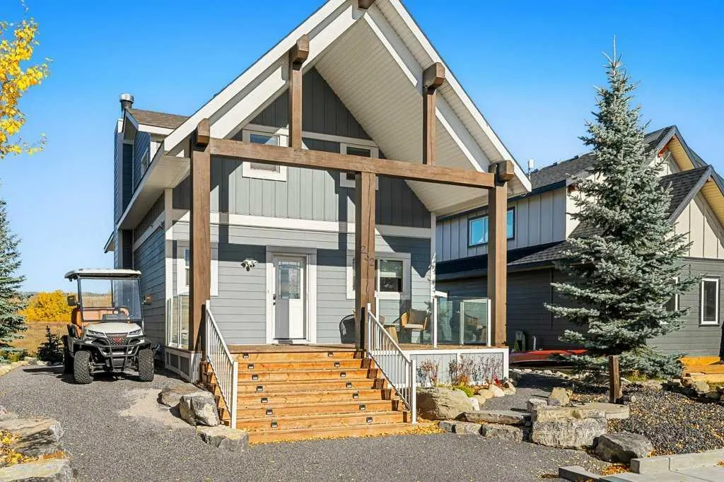 232 Cottageclub Crescent