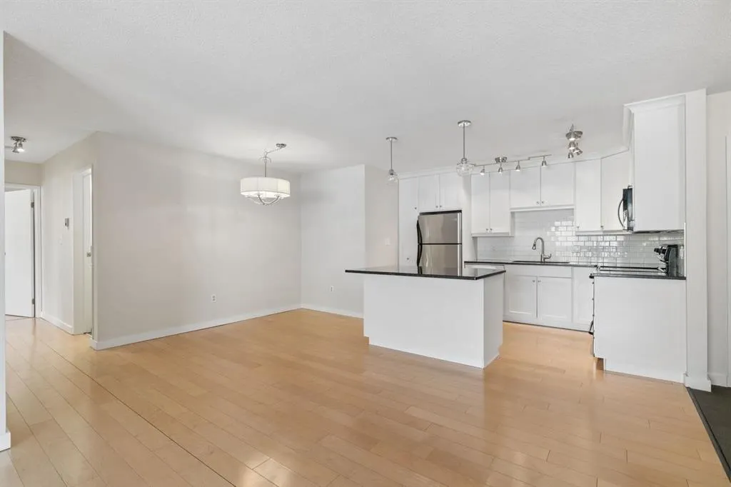 618 2 Avenue NW #405
