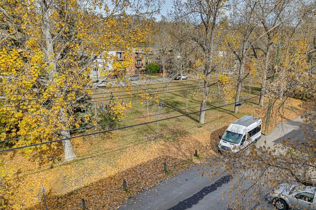 618 2 Avenue NW #405