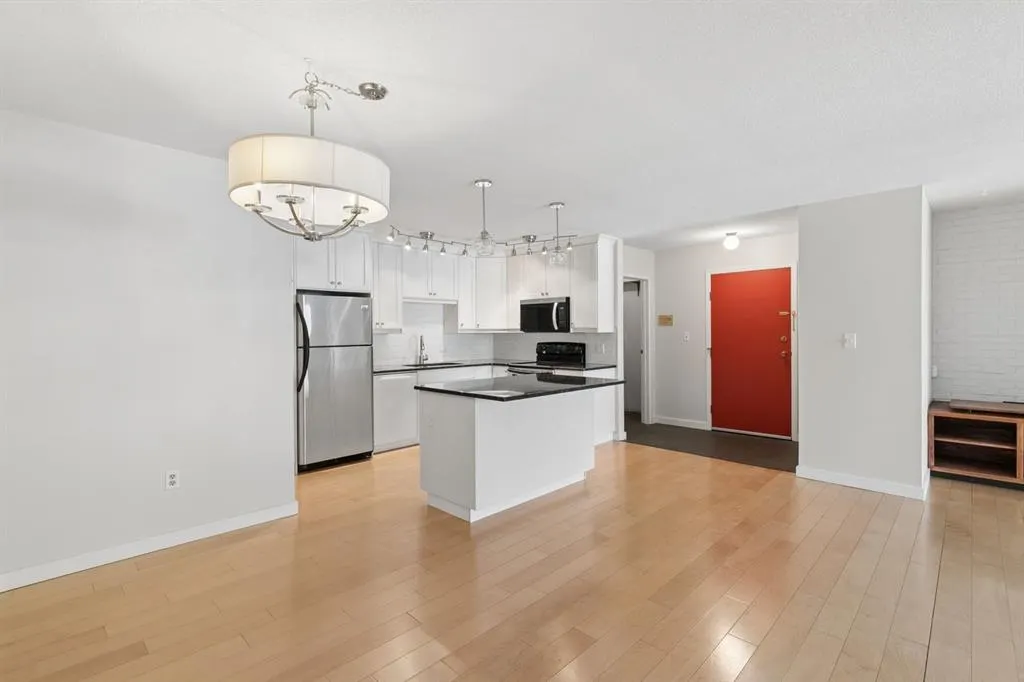 618 2 Avenue NW #405