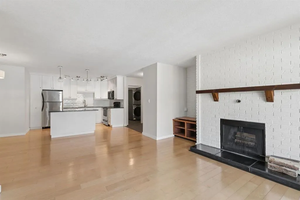 618 2 Avenue NW #405