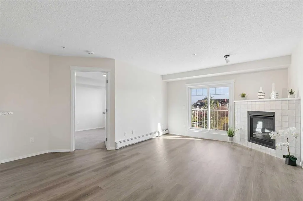 115 Prestwick Villas SE #1304