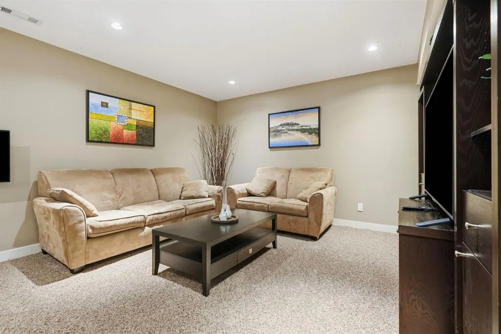 76 Crystal Green Drive