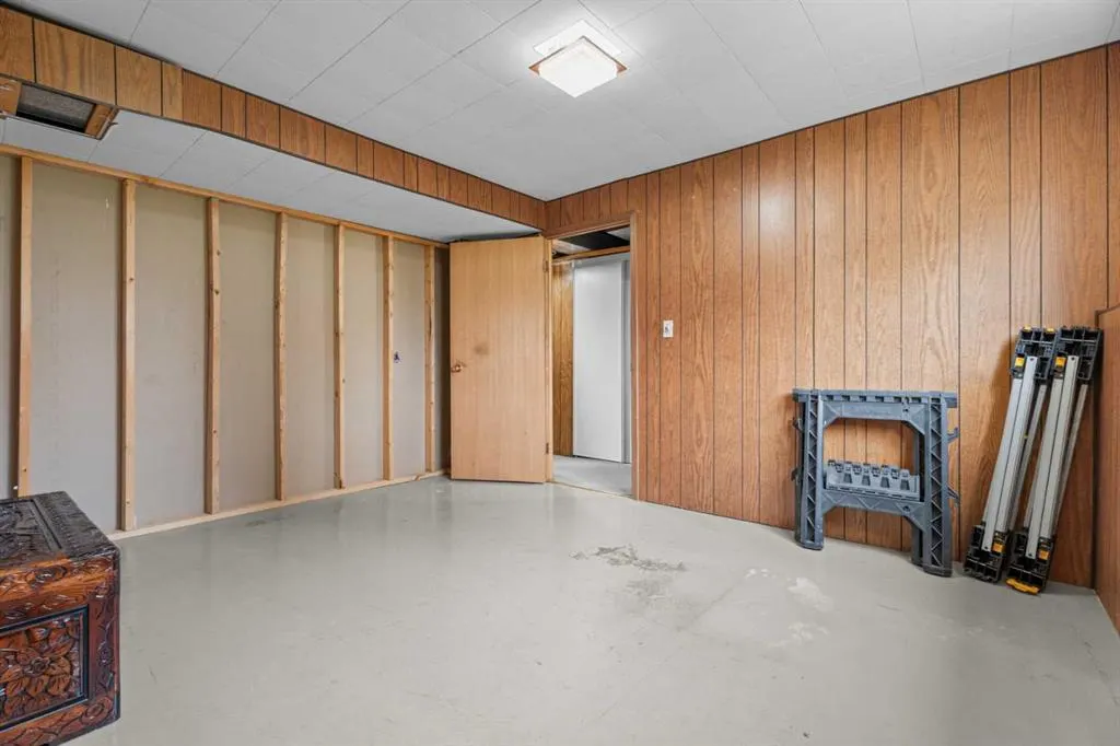 10 Mountain Street E