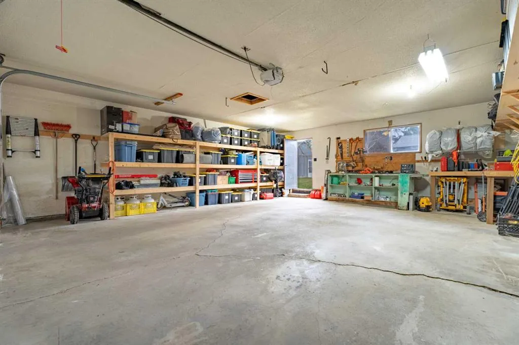 10 Mountain Street E