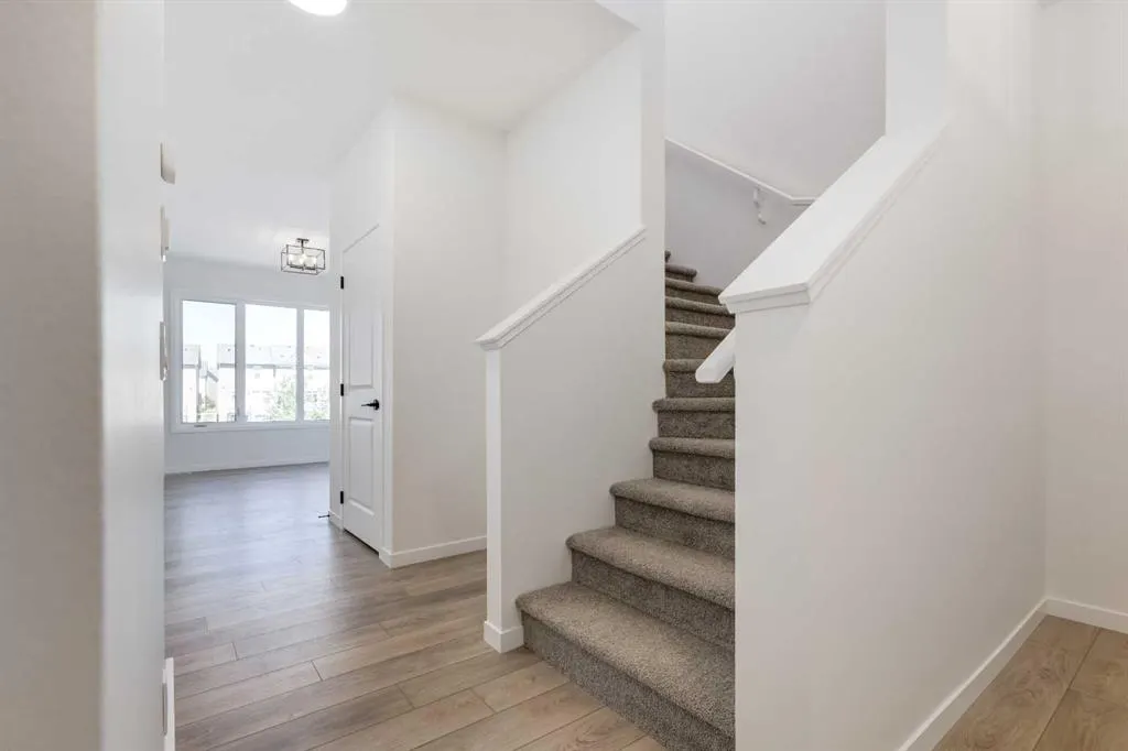 390 Ellen Park