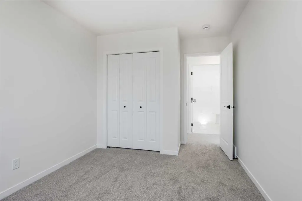 390 Ellen Park