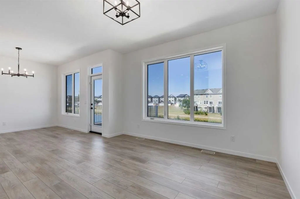 390 Ellen Park