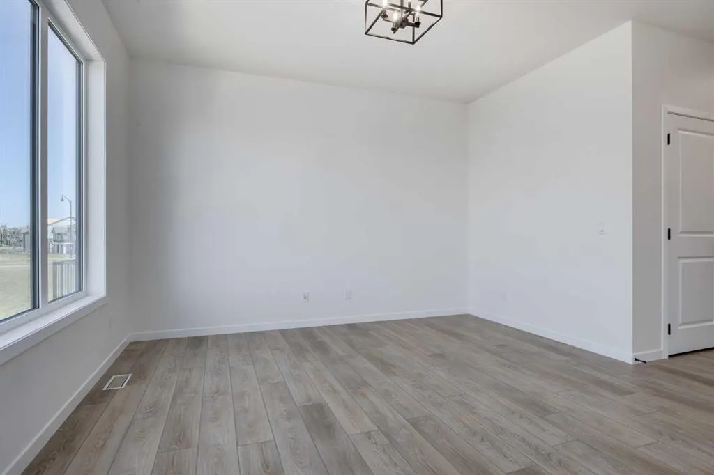 390 Ellen Park
