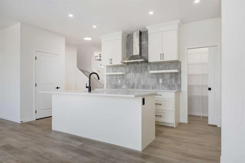 390 Ellen Park