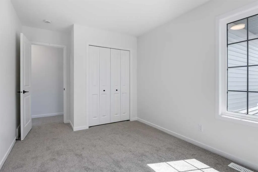 390 Ellen Park