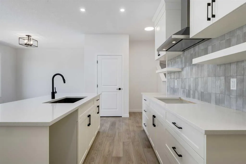 390 Ellen Park
