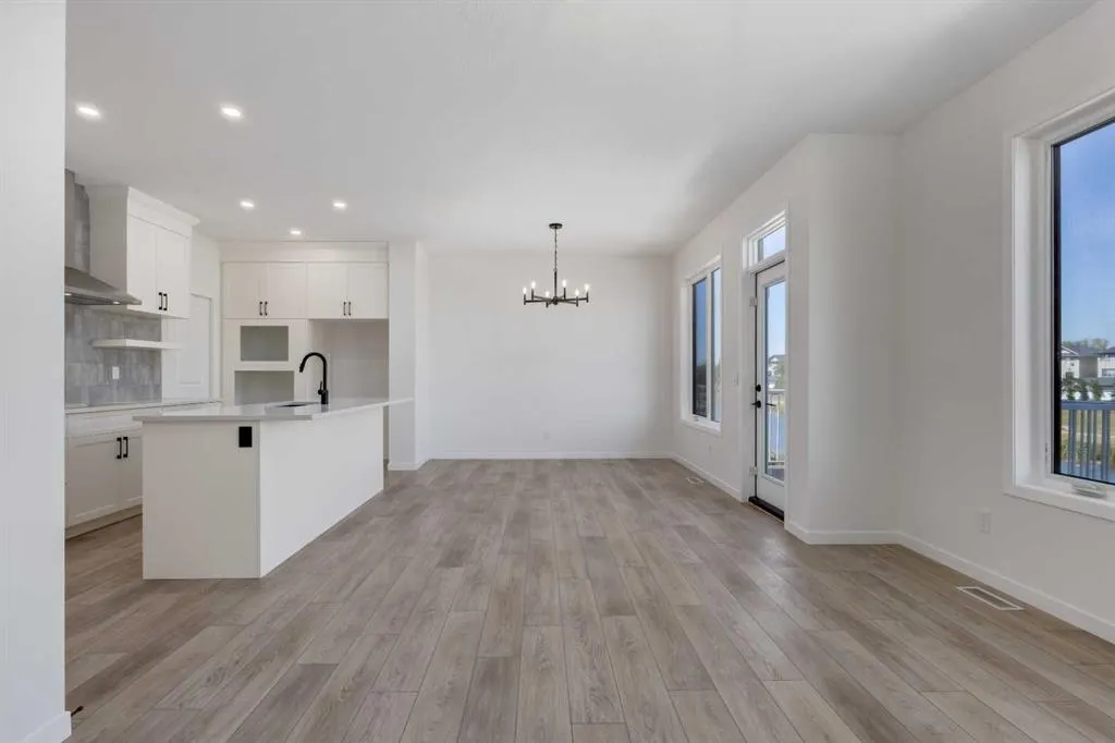 390 Ellen Park