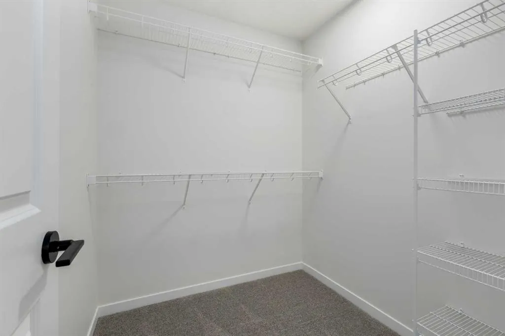 390 Ellen Park