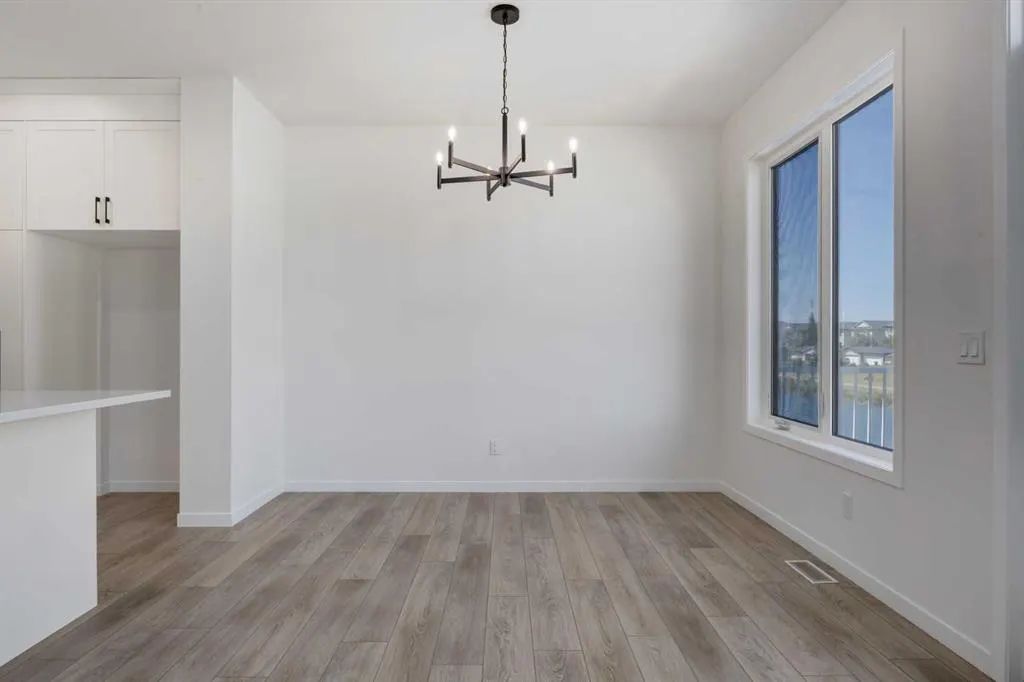 390 Ellen Park