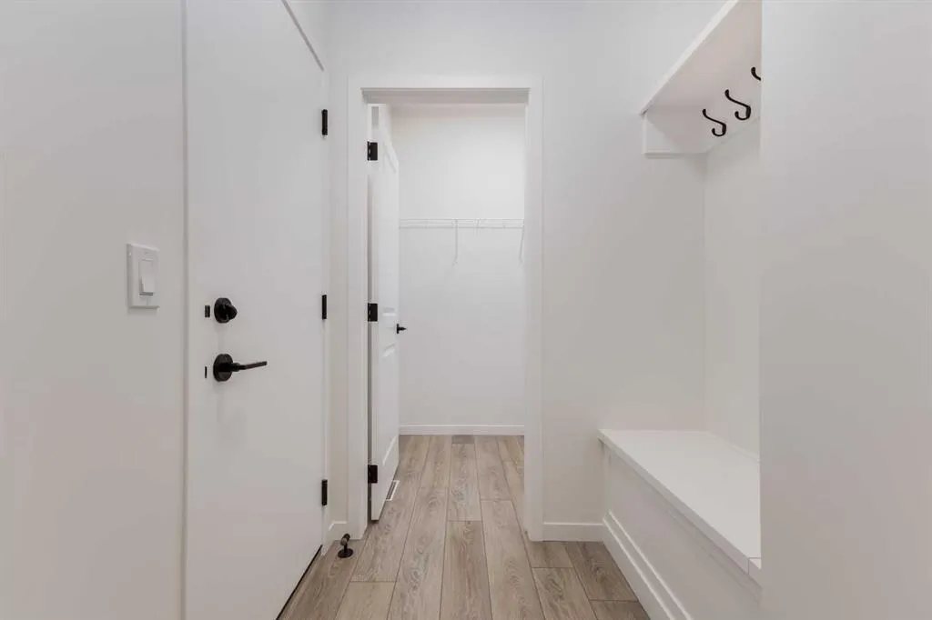 390 Ellen Park