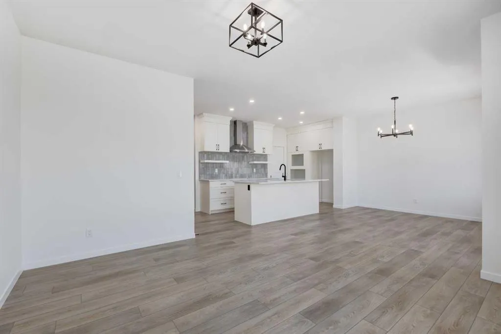 390 Ellen Park